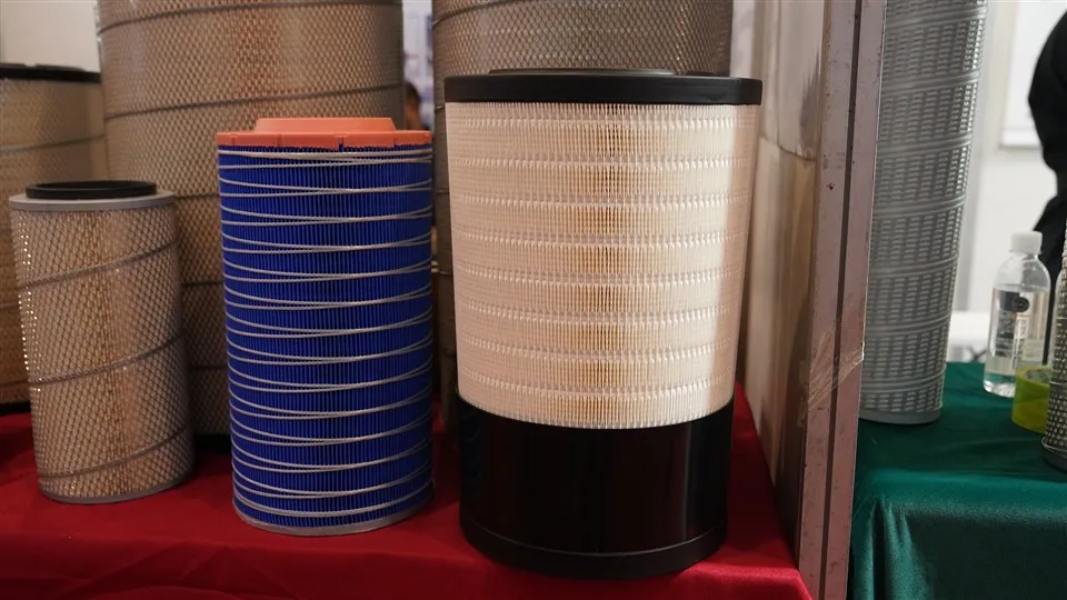 Scagaire Aeir Trucaile Trom-Dleachta Trealamh Páirteanna Spártha Miotail P628203 11K9-21320 11K9-21310 Saincheaptha Nua